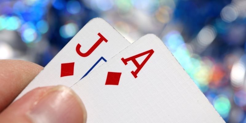 Giao diện hiện đại và thao tác dễ dàng ở KM game bài